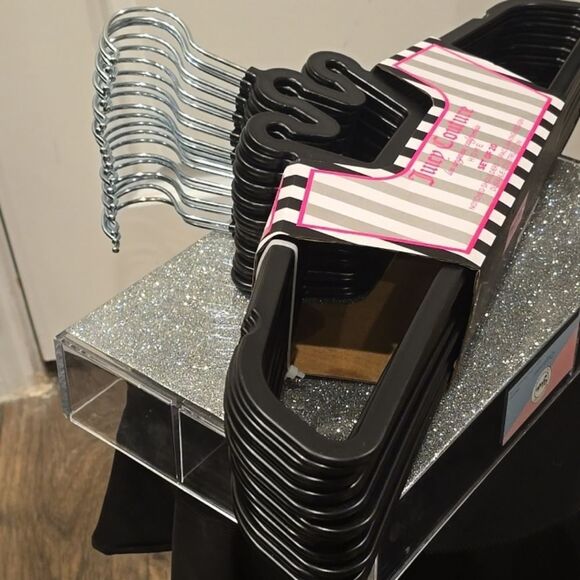 Juicy Couture Notched Shoulder Space Saving Crown Top Set of 20 Hangers- Black - Picture 9 of 12